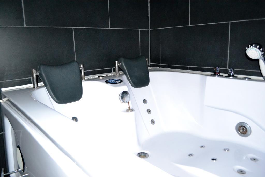 Mas Les Filaos Hotel Carpentras Ngoại thất bức ảnh