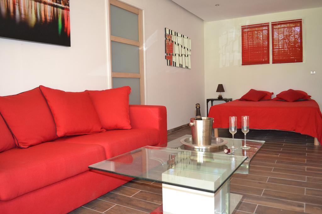 Mas Les Filaos Hotel Carpentras Ngoại thất bức ảnh